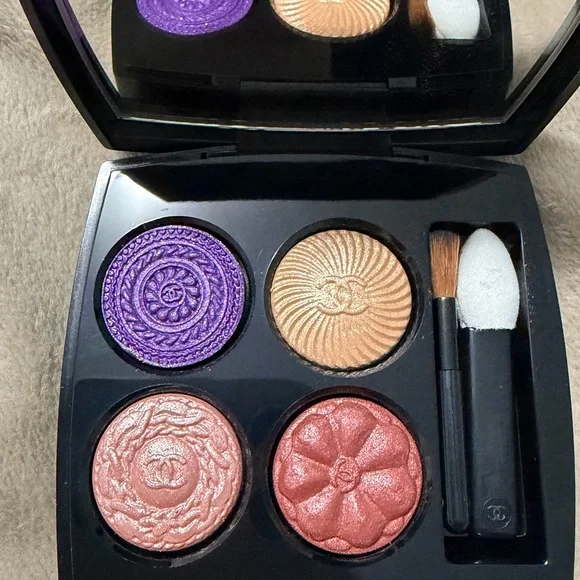 CHANEL Eyeshadow Palette 239 Bouton Baroque - Picture 2 of 10